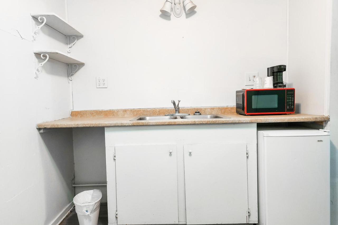 Oyo Hotel Colby, Ks エクステリア 写真