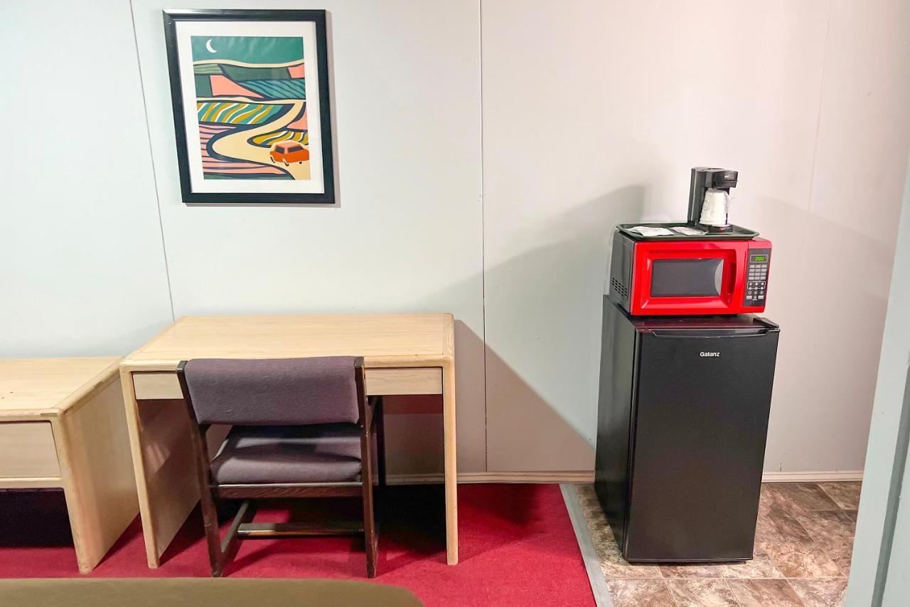 Oyo Hotel Colby, Ks エクステリア 写真