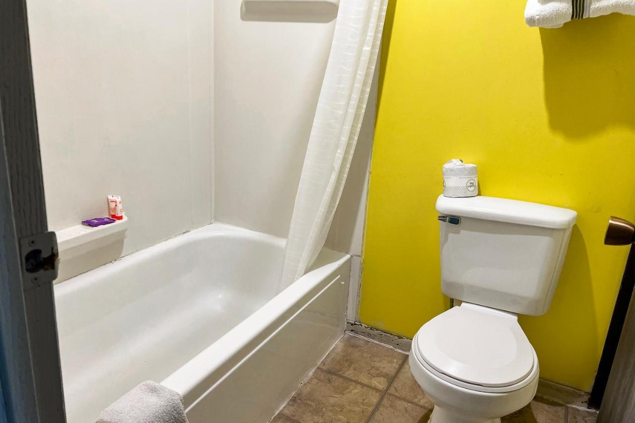 Oyo Hotel Colby, Ks エクステリア 写真